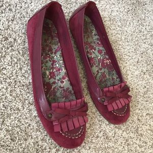 Sperry slip on flats